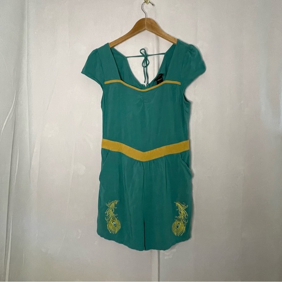🐅DISNEY Jasmine Her Universe Costume Romper Large teal green - Picture 1 of 10